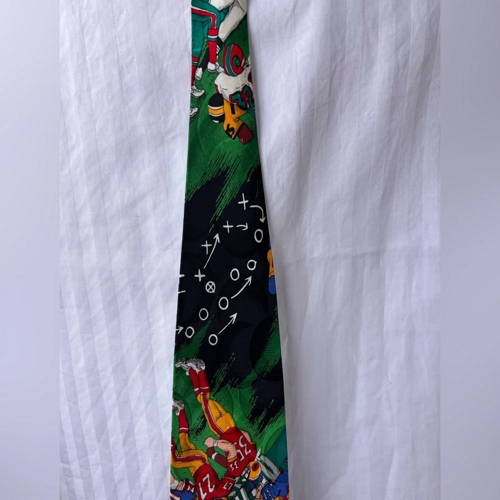 🏈⚾⛳️ Vintage 1990s Nicole Miller Silk Ties – Sports Print Set of 3